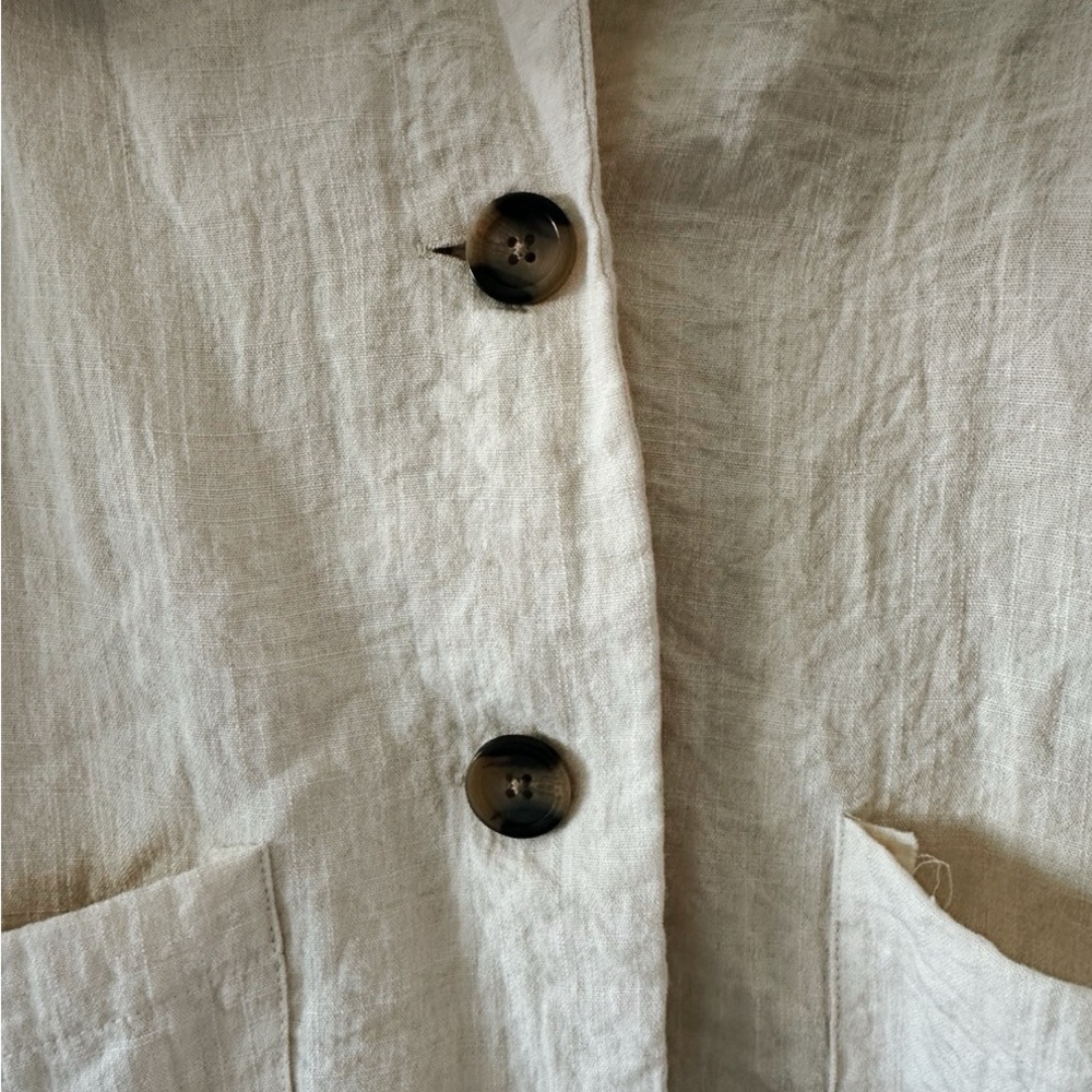 Linen button up - Picture 3 of 3